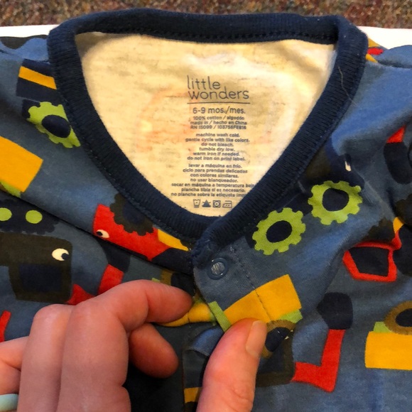 6-9 month snap up jammies - Picture 2 of 4